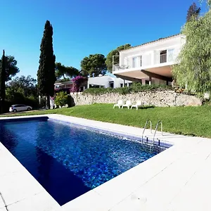 Pensión Cala Castell Suites, Vall-Llobrega
