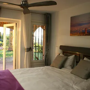 Bed and breakfast Premium, Premià de Dalt